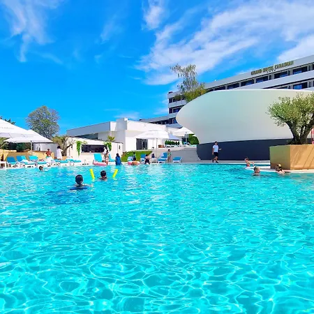 Grand Caraiman Hotel