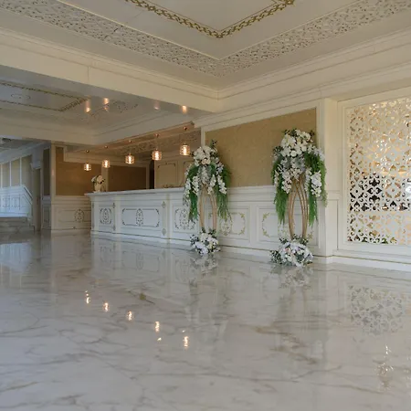 Отель Grand Caraiman 4*