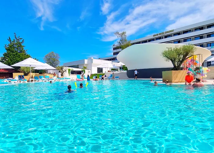 Grand Caraiman Hotel