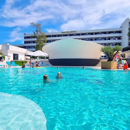 Grand Caraiman Hotel
