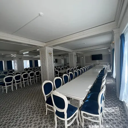 Hotell Grand Caraiman