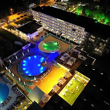 Grand Caraiman Hotel