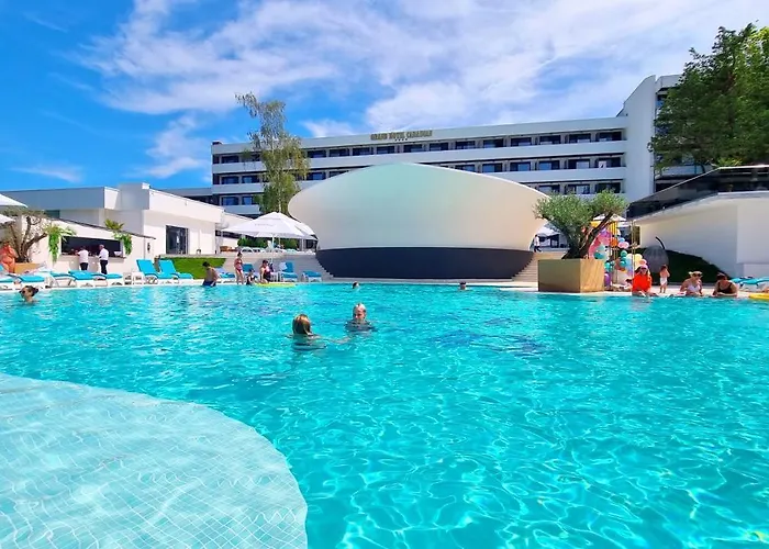 Grand Caraiman Hotel